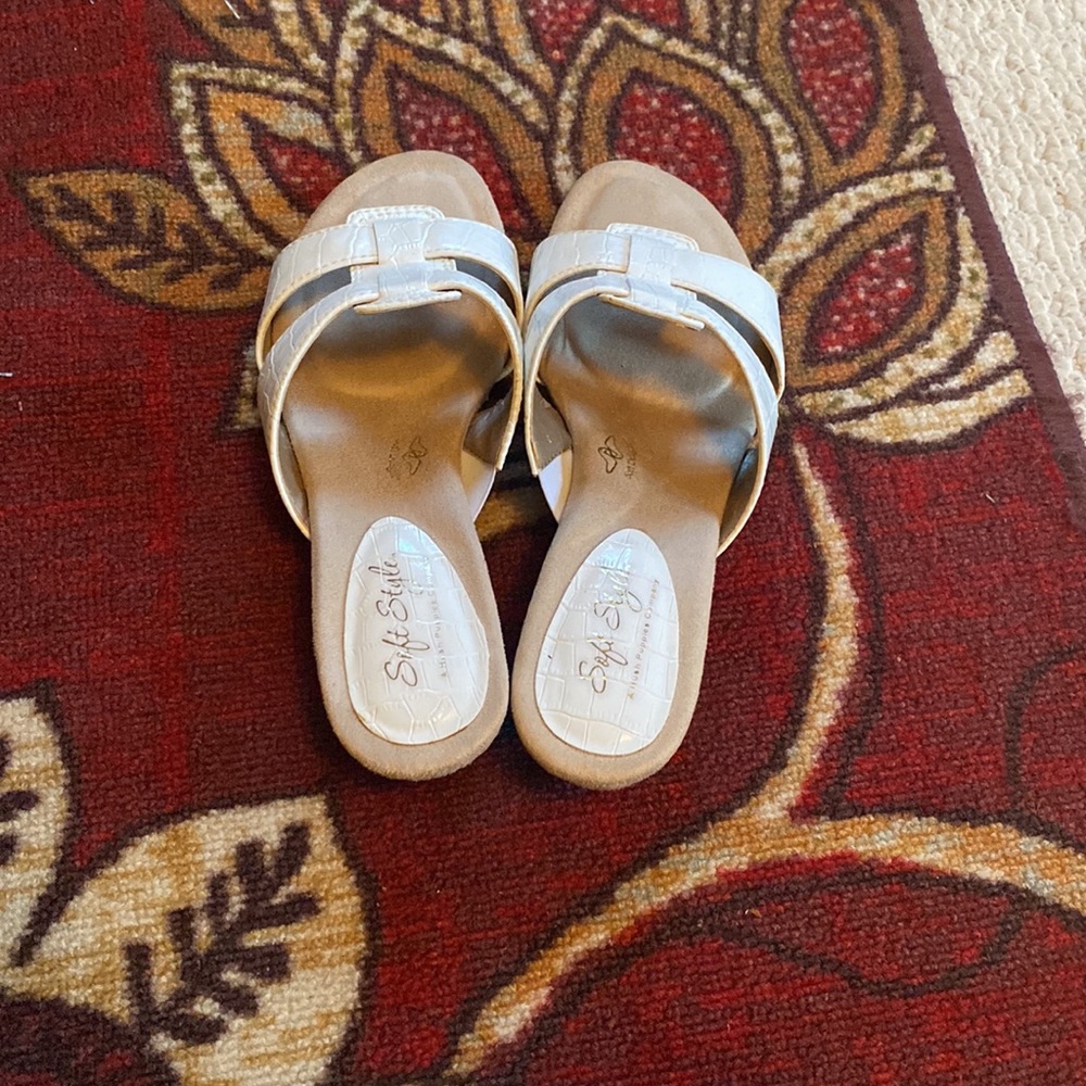 Shoes - Picture 4 of 6